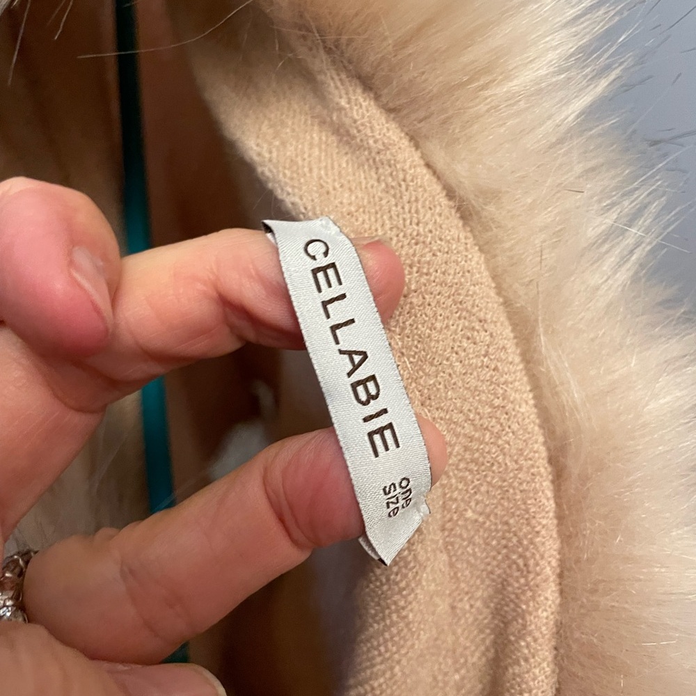 Poncho Cellabie Women's Pinkish tan Faux Fur Trim on the collar